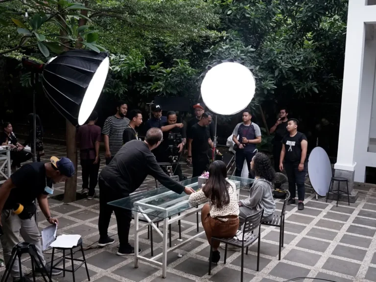 Video Shooting Sunny Gold